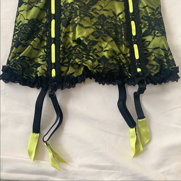 Fredericks of Hollywood bustier bra top with garter. Size S, fits 32-34 A. Wired - Picture 10 of 12